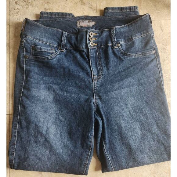 54 Torrid super stretch skinny denim with a wide three-button waistband - Picture 1 of 8